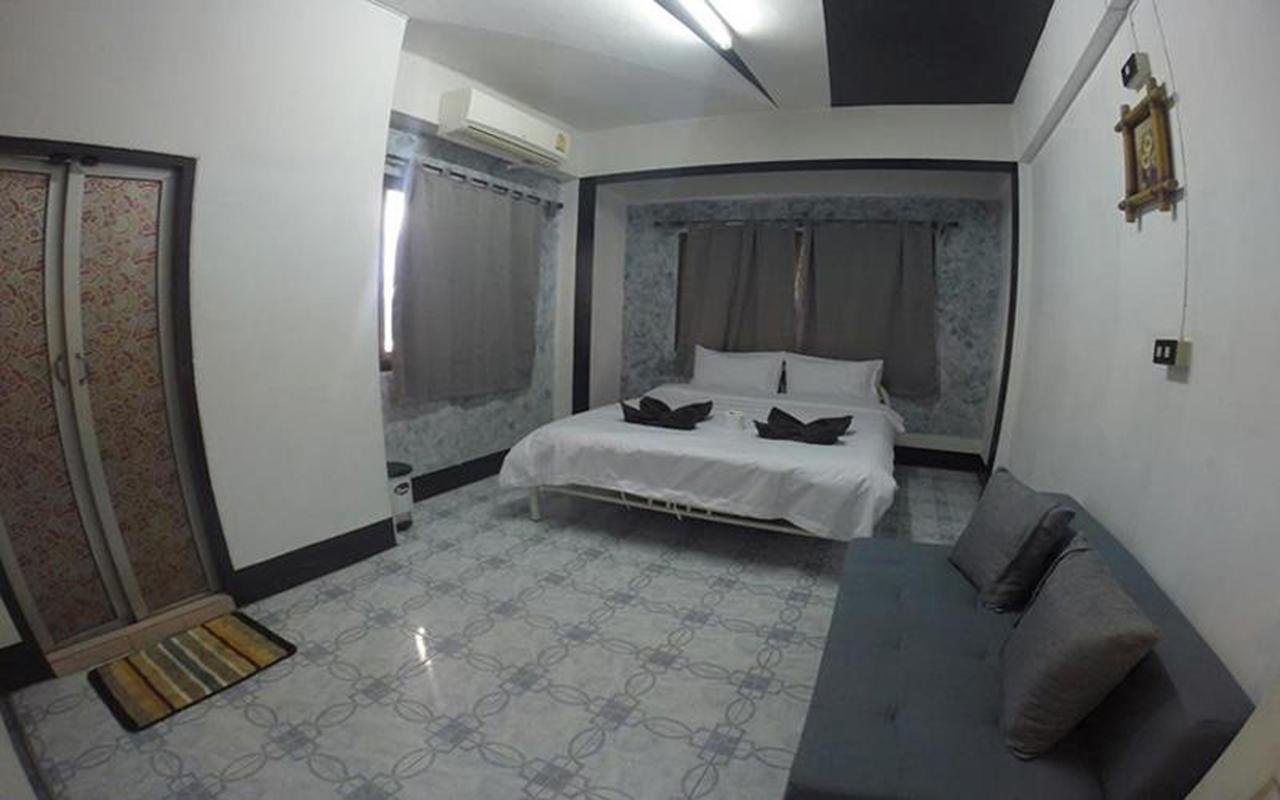 Albergue Purple Monkey Backpackers Chiang Mai Exterior foto